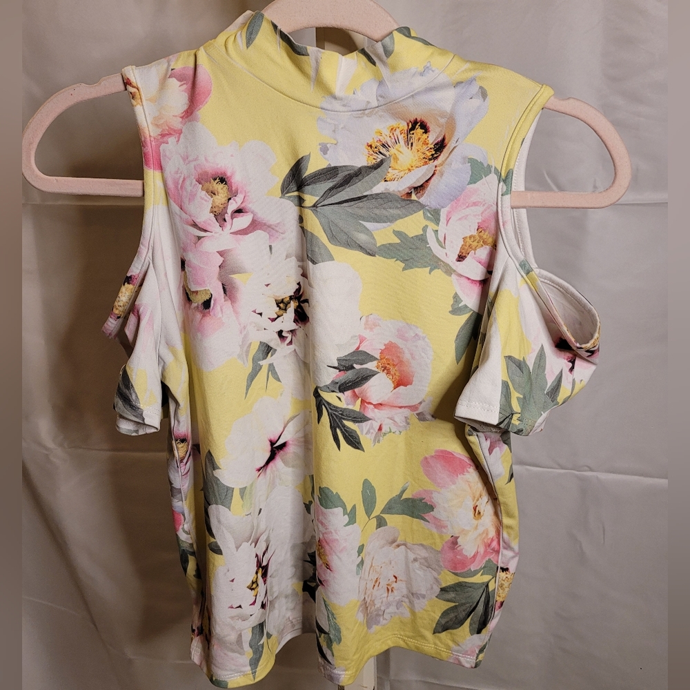 Gaze crop shirt size L